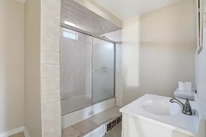 10046 S Commercial Avenue, Chicago, IL 60617 - Photo 13