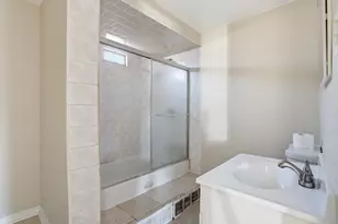 10046 S Commercial Ave, Chicago, IL 60617 - Photo 13