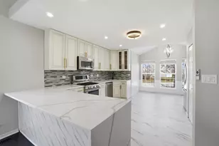 6349 Braxton Ct, Gurnee, IL 60031 - Photo 5