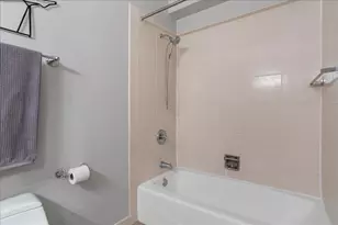 512 N McClurg Ct, Chicago, IL 60611 - Photo 17