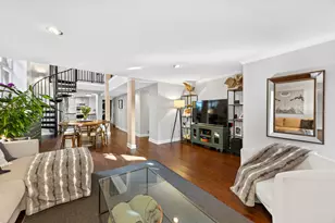 656 W Buckingham Pl, Chicago, IL 60657 - Photo 3