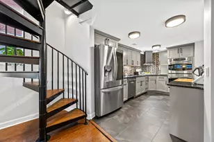 656 W Buckingham Pl, Chicago, IL 60657 - Photo 9