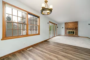 5235 Solitude Dr, Rockford, IL 61114 - Photo 9