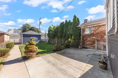 1335 Wesley Avenue, Berwyn, IL 60402 - Photo 25