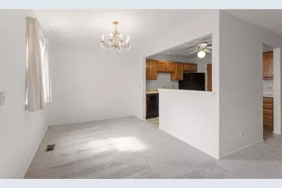 197 Camden Court #X1, Schaumburg, IL 60194 - Photo 5