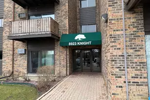 8923 Knight Ave, Des Plaines, IL 60016 - Photo 1
