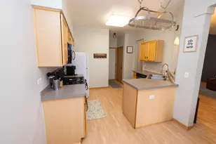 2375 Cove Ct, Elgin, IL 60123 - Photo 7