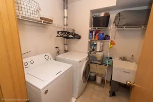 2375 Cove Ct, Elgin, IL 60123 - Photo 9