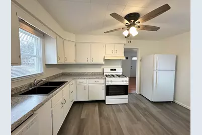 858 Clay Street, Woodstock, IL 60098 - Photo 5