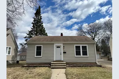 858 Clay Street, Woodstock, IL 60098 - Photo 1