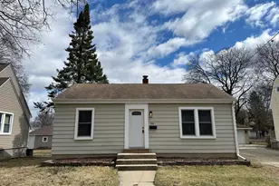 858 Clay St, Woodstock, IL 60098 - Photo 1