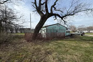 538 N Austin St, Paris, IL 61944 - Photo 11