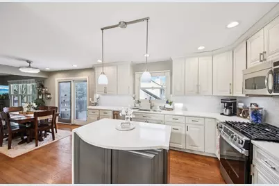 340 Windsor Drive, Bartlett, IL 60103 - Photo 9