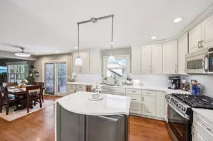 340 Windsor Dr, Bartlett, IL 60103 - Photo 9