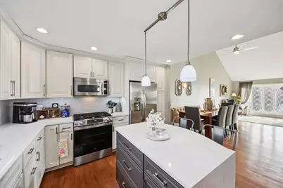 340 Windsor Drive, Bartlett, IL 60103 - Photo 7