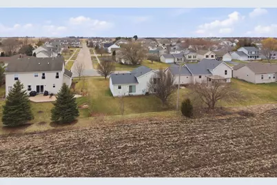 424 N Aspen Drive, Cortland, IL 60112 - Photo 33