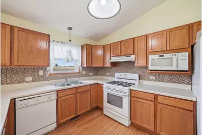 424 N Aspen Drive, Cortland, IL 60112 - Photo 9