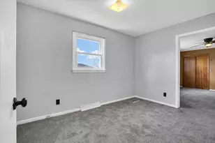 341 W Spruce St, Paxton, IL 60957 - Photo 19