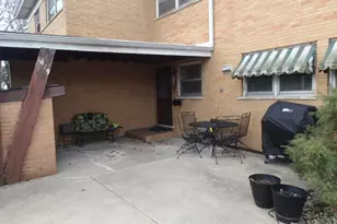 3619 W Pratt Ave, Lincolnwood, IL 60712 - Photo 3