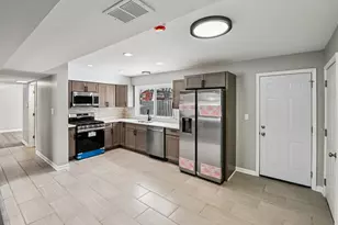 3403 Fountainbleau Dr, Hazel Crest, IL 60429 - Photo 9