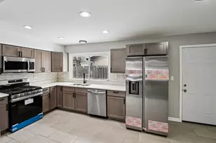 3403 Fountainbleau Dr, Hazel Crest, IL 60429 - Photo 13