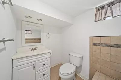 228 W Taylor Street, Dekalb, IL 60115 - Photo 21
