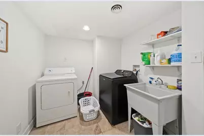 228 W Taylor Street, Dekalb, IL 60115 - Photo 23