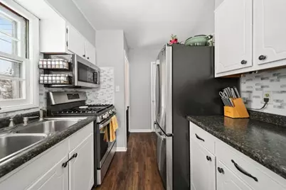 228 W Taylor Street, Dekalb, IL 60115 - Photo 11