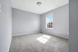 2719 Gill St, Bloomington, IL 61704 - Photo 11