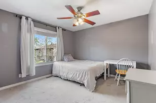 1715 Cedarbrook Ct, Sycamore, IL 60178 - Photo 9