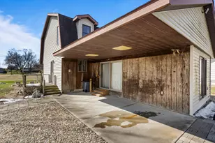 204 W Meade St, White Heath, IL 61884 - Photo 5