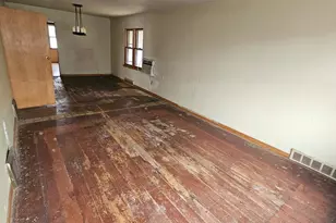 422 Garfield Ave, Calumet City, IL 60409 - Photo 5