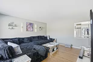 537 E 161st Pl, South Holland, IL 60473 - Photo 3