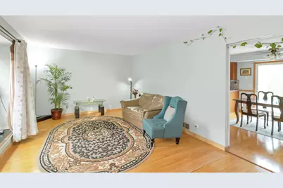 2013 Briar Hill Drive W, Schaumburg, IL 60194 - Photo 7