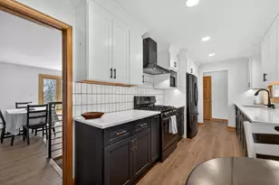 1009 Meadow Ln, Elgin, IL 60123 - Photo 15