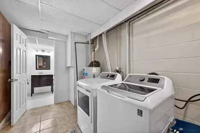 1009 Meadow Lane, Elgin, IL 60123 - Photo 41