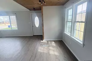 818 S Church St, Carmi, IL 62821 - Photo 7