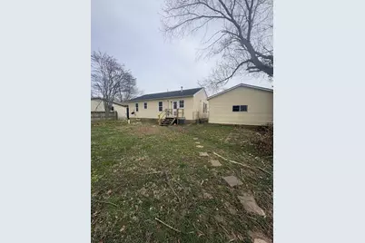 818 S Church Street, Carmi, IL 62821 - Photo 5