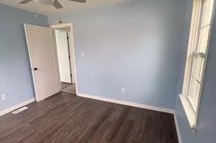 818 S Church St, Carmi, IL 62821 - Photo 9