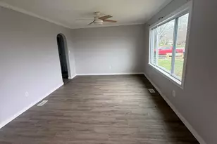 818 S Church St, Carmi, IL 62821 - Photo 15