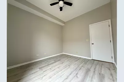 556 W 37th Street #3F, Chicago, IL 60609 - Photo 9