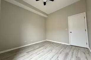 556 W 37th St, Chicago, IL 60609 - Photo 9