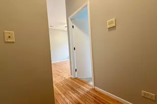 556 W 37th St, Chicago, IL 60609 - Photo 13