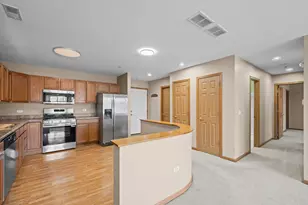 100 N Bokelman St, Roselle, IL 60172 - Photo 7