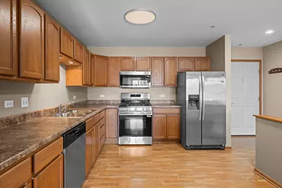 100 N Bokelman Street #330, Roselle, IL 60172 - Photo 5