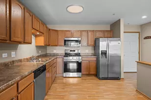 100 N Bokelman St, Roselle, IL 60172 - Photo 5