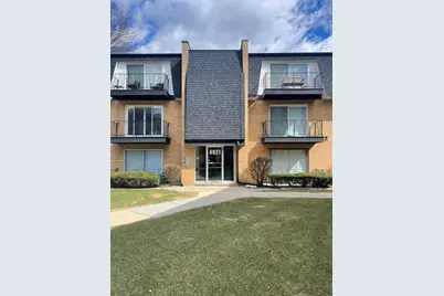 4921 W 109th Street #304, Oak Lawn, IL 60453 - Photo 1