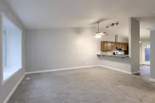 386 Campus Dr, Elgin, IL 60120 - Photo 5