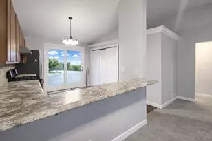 386 Campus Dr, Elgin, IL 60120 - Photo 7