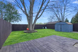 386 Campus Dr, Elgin, IL 60120 - Photo 23